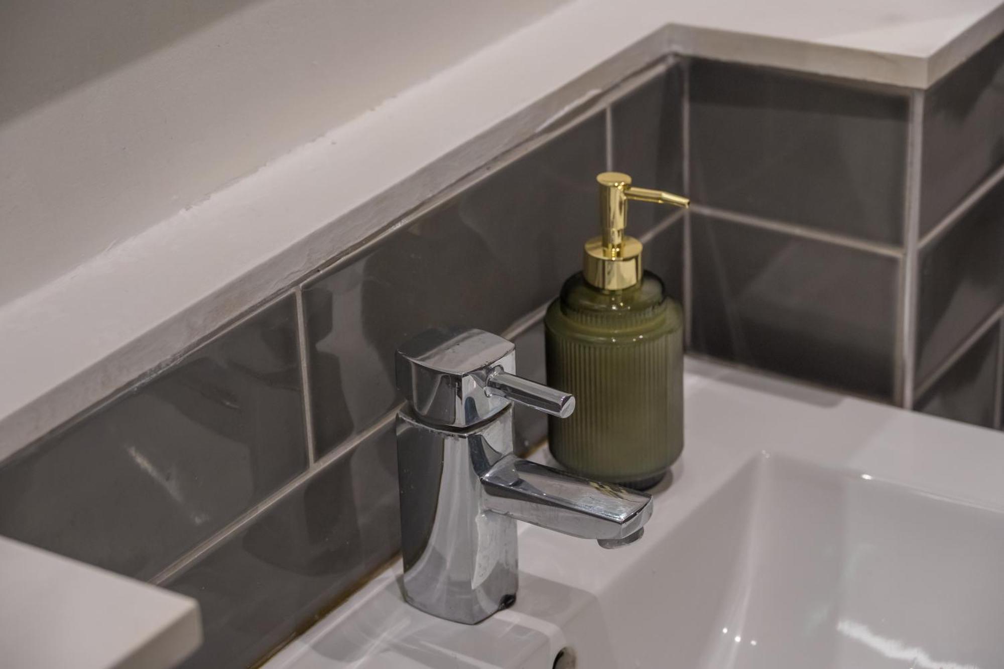 Belfast City Apartment With Free Parking! 외부 사진